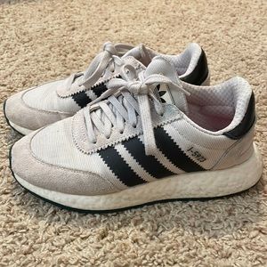 Size 5 Adidas I-5923 shoes